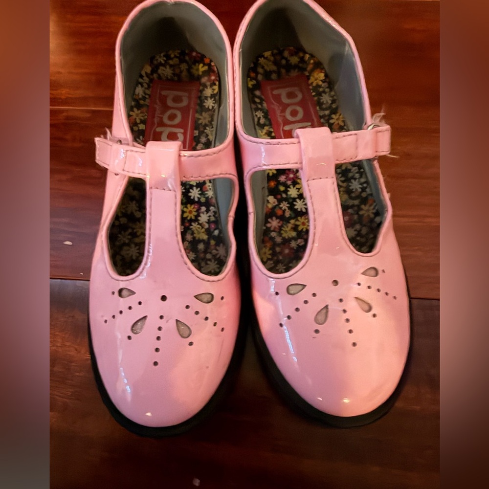 Pop
Pink platforms